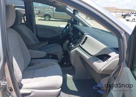 2018 Toyota Sienna Le 8 Passenger из США, поврежденный, VIN 5TDKZ3DC4JS901522